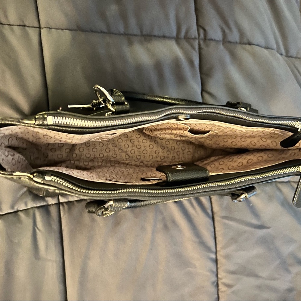 Guess Purse - Picture 3 of 4